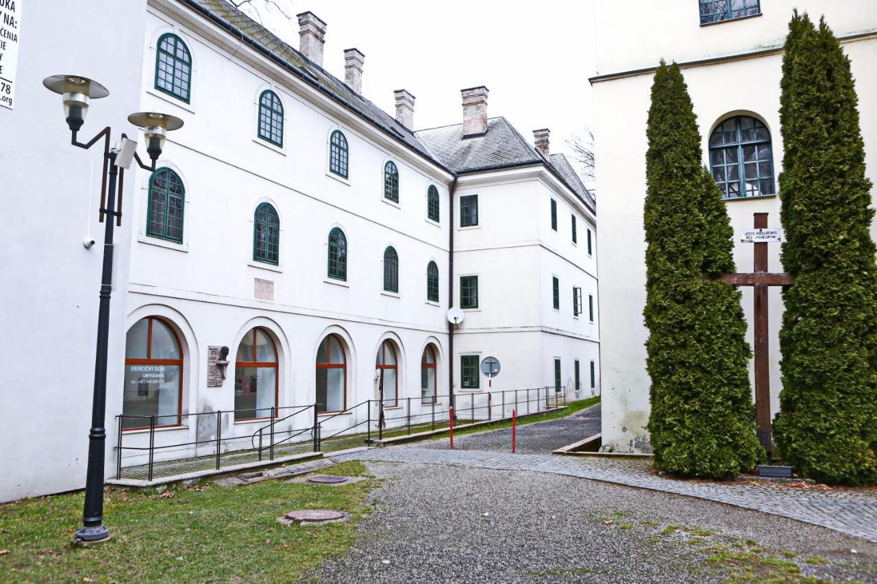 Hotel Historicky Putnicky Dom Marianka Esterno foto