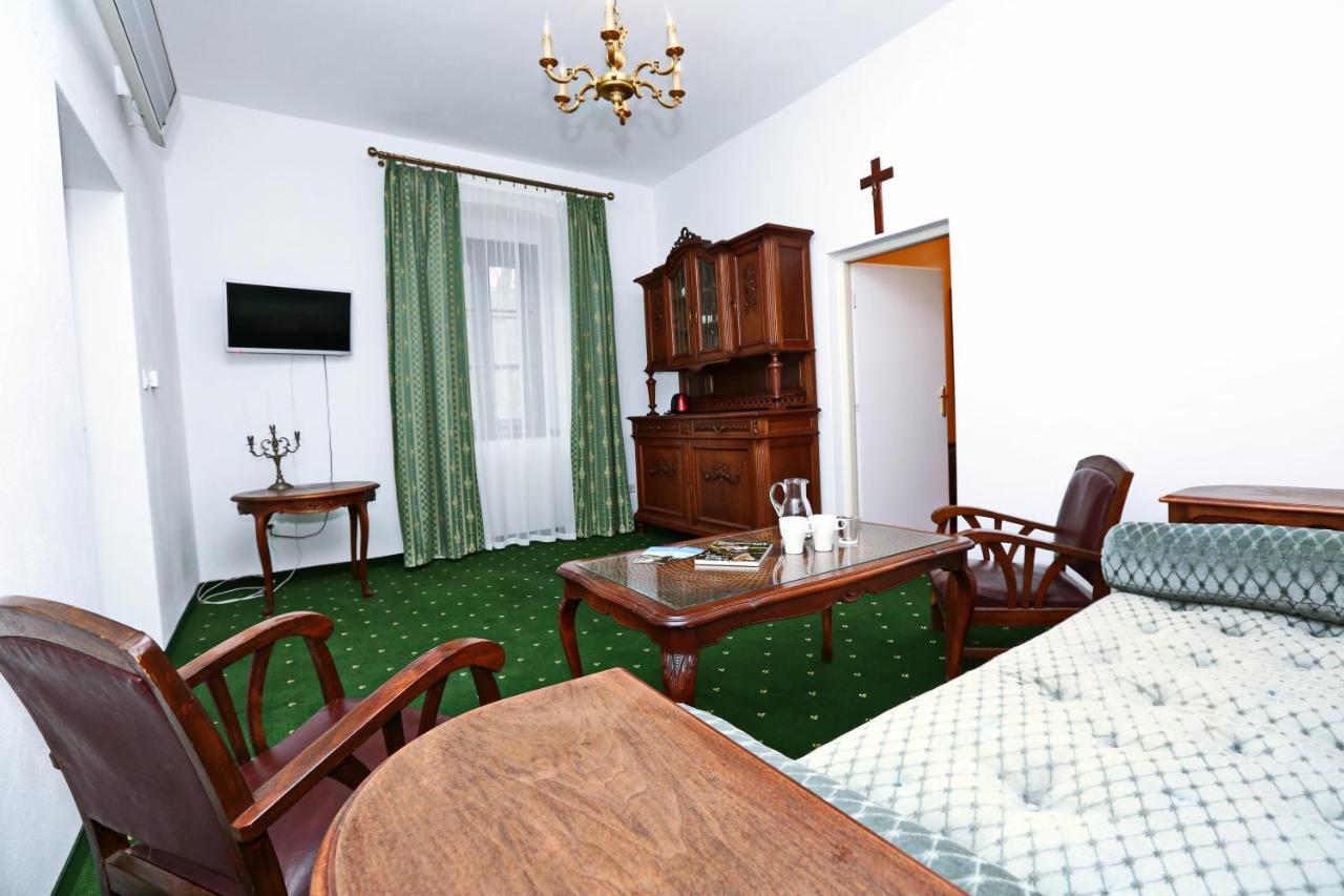 Hotel Historicky Putnicky Dom Marianka Esterno foto