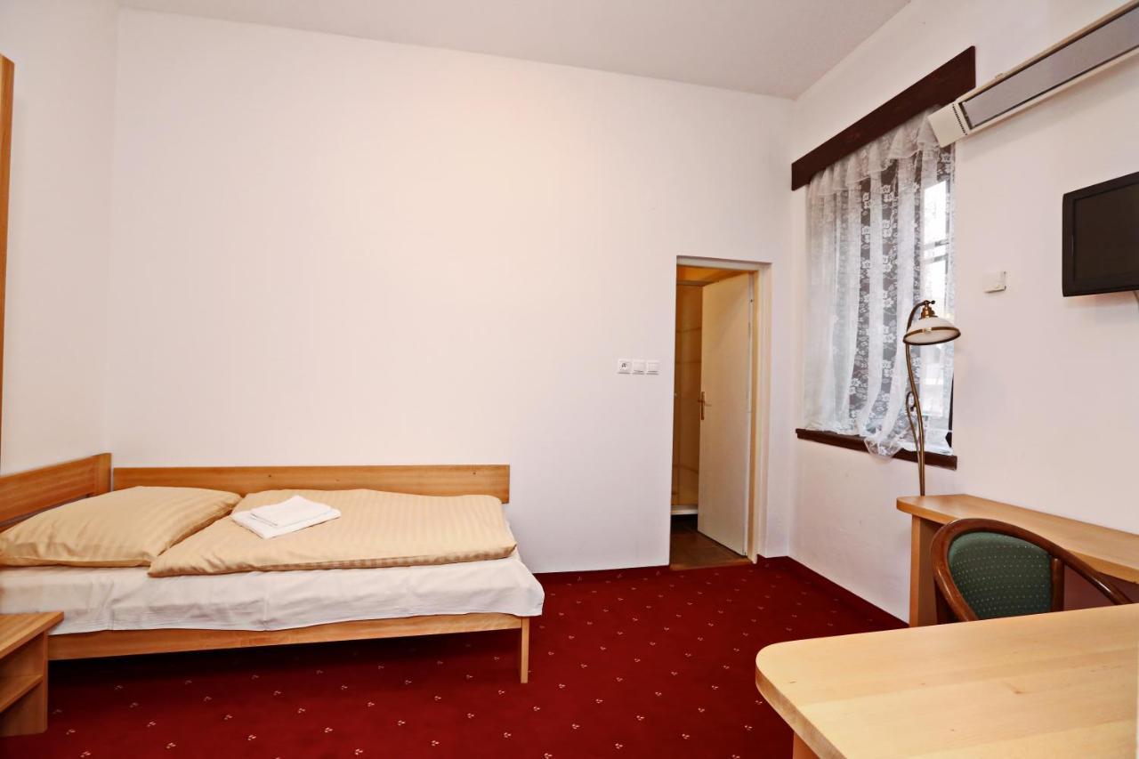 Hotel Historicky Putnicky Dom Marianka Esterno foto