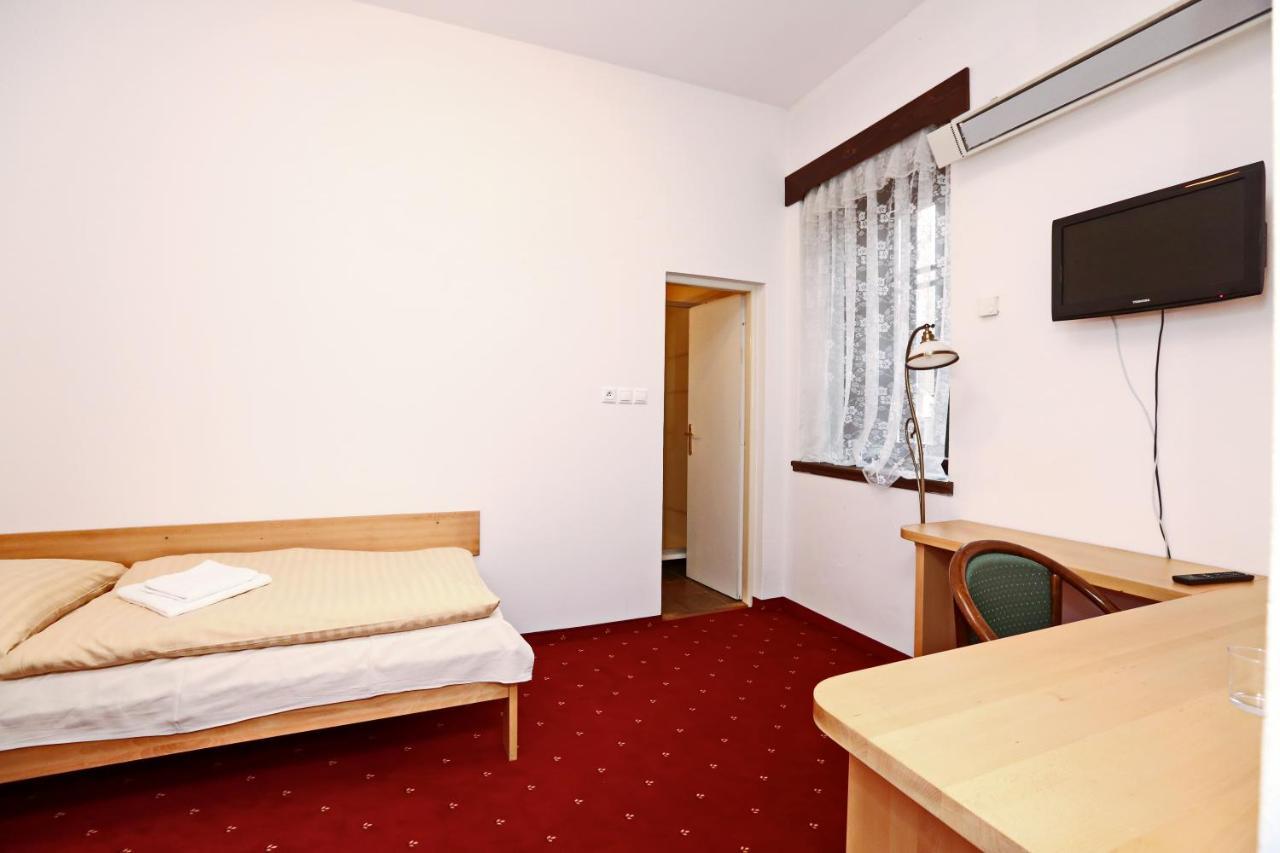 Hotel Historicky Putnicky Dom Marianka Esterno foto